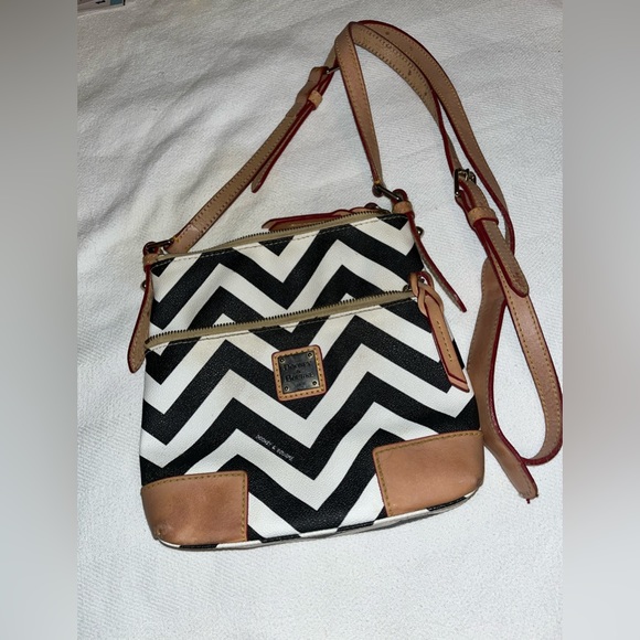 Dooney & Bourke Handbags - EUC, Dooney & Bourke, Black & White with Camel Chevron Pattern Leather Crossbody